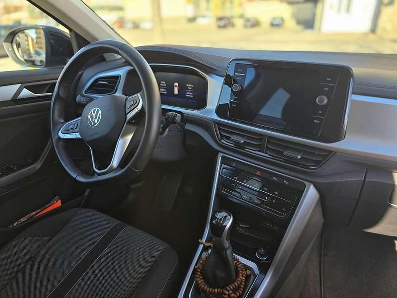 Usata VW T-Roc Life 110 CV (80 kW) 2024 Blu/azzurro SUV