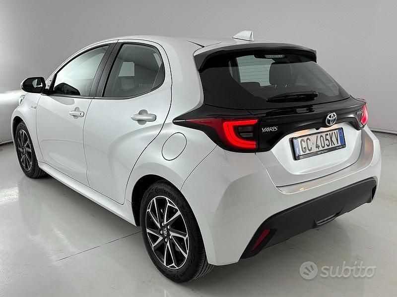 Usata Toyota Yaris Hybrid Trend 92 CV (67 kW) 2020 Bianco Berlina