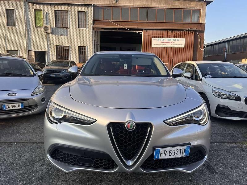 Usata Alfa Romeo Stelvio Executive 179 CV (131 kW) 2018 Grigio SUV
