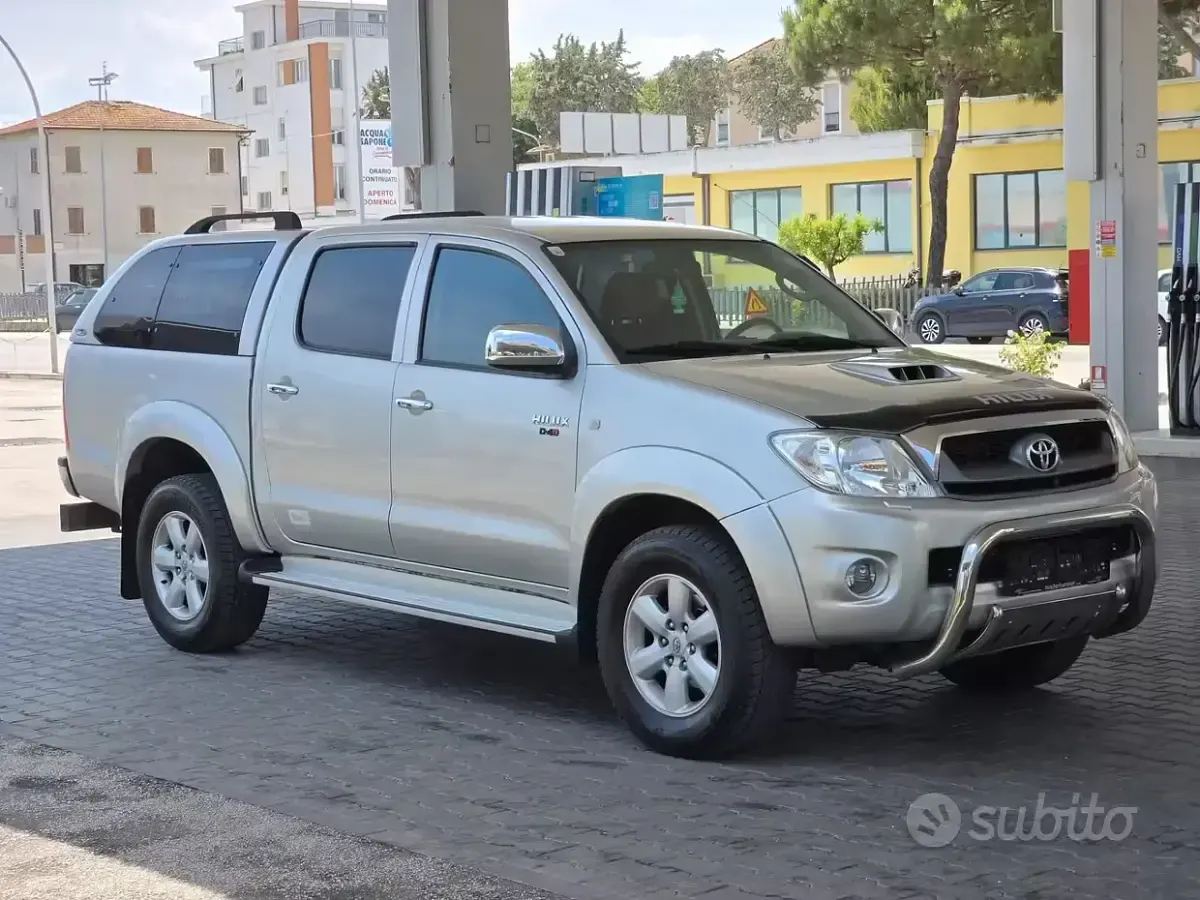 Usata Toyota HiLux SR 171 CV (125 kW) 2011 Pick-up