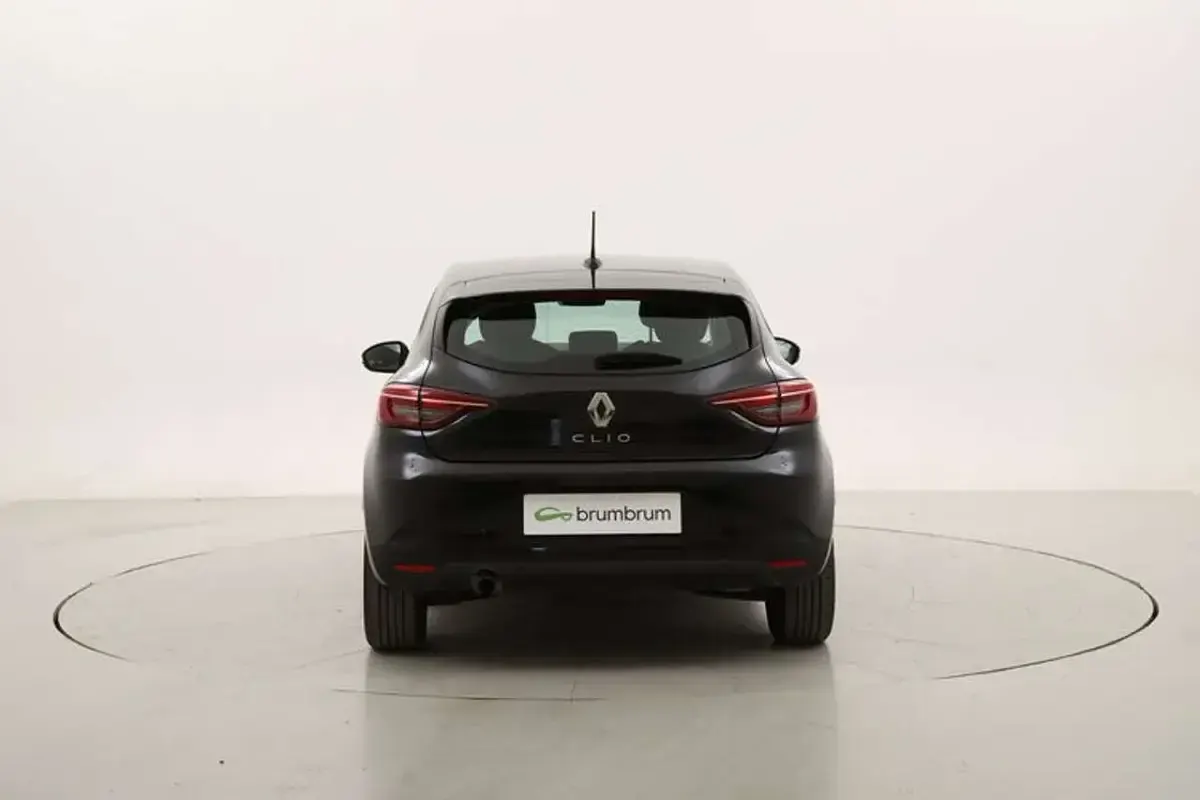 Begagnad Renault Clio V Business 91 HK (66 kW) 2022 Svart Halvkombi