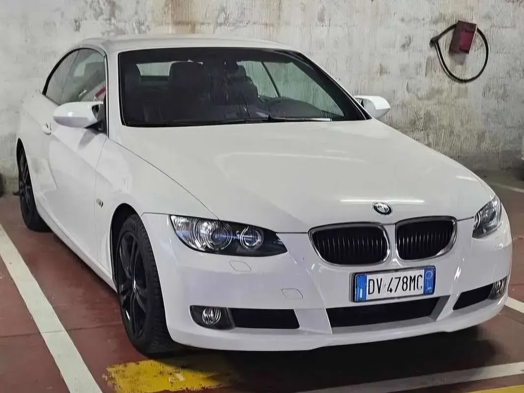 Usata BMW 320 Cabriolet Efficient Dynamics 170 CV (125 kW) 2008 Bianco Cabrio