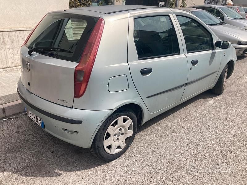 Usata Fiat Punto 69 CV (50 kW) 2006 Grigio Utilitaria