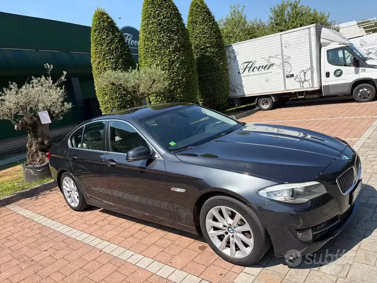 Usata BMW 520 184 CV (135 kW) 2011 Nero Berlina