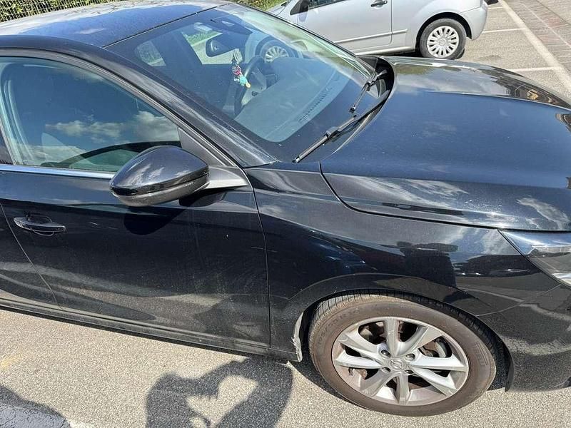 Usata Opel Corsa Elegance 101 CV (74 kW) 2022 Nero Utilitaria