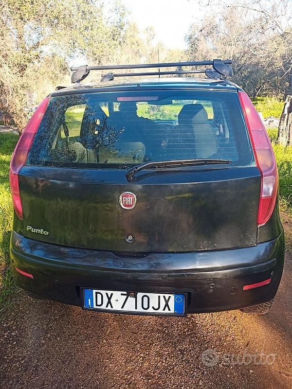 Usata Fiat Punto 77 CV (56 kW) 2009 Nero Berlina
