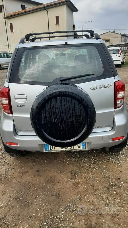 Usata Daihatsu Terios 105 CV (77 kW) 2007 SUV
