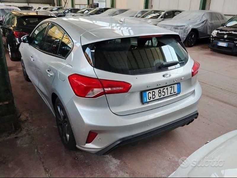 Usata Ford Focus ST-Line 120 CV (88 kW) 2020 Grigio Berlina