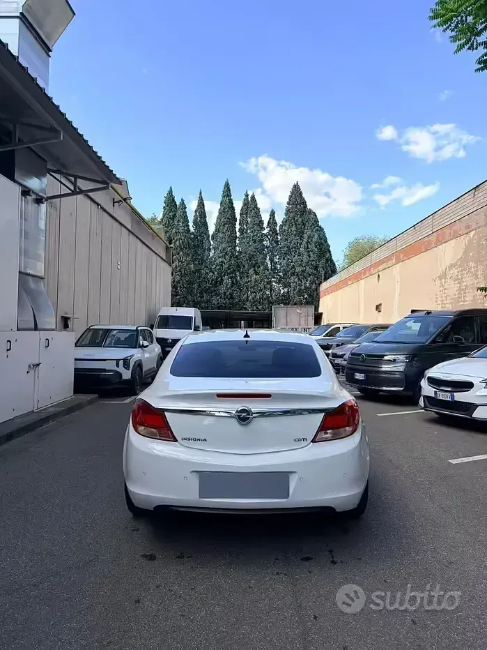 Usata Opel Insignia 160 CV (117 kW) 2012 Bianco Berlina