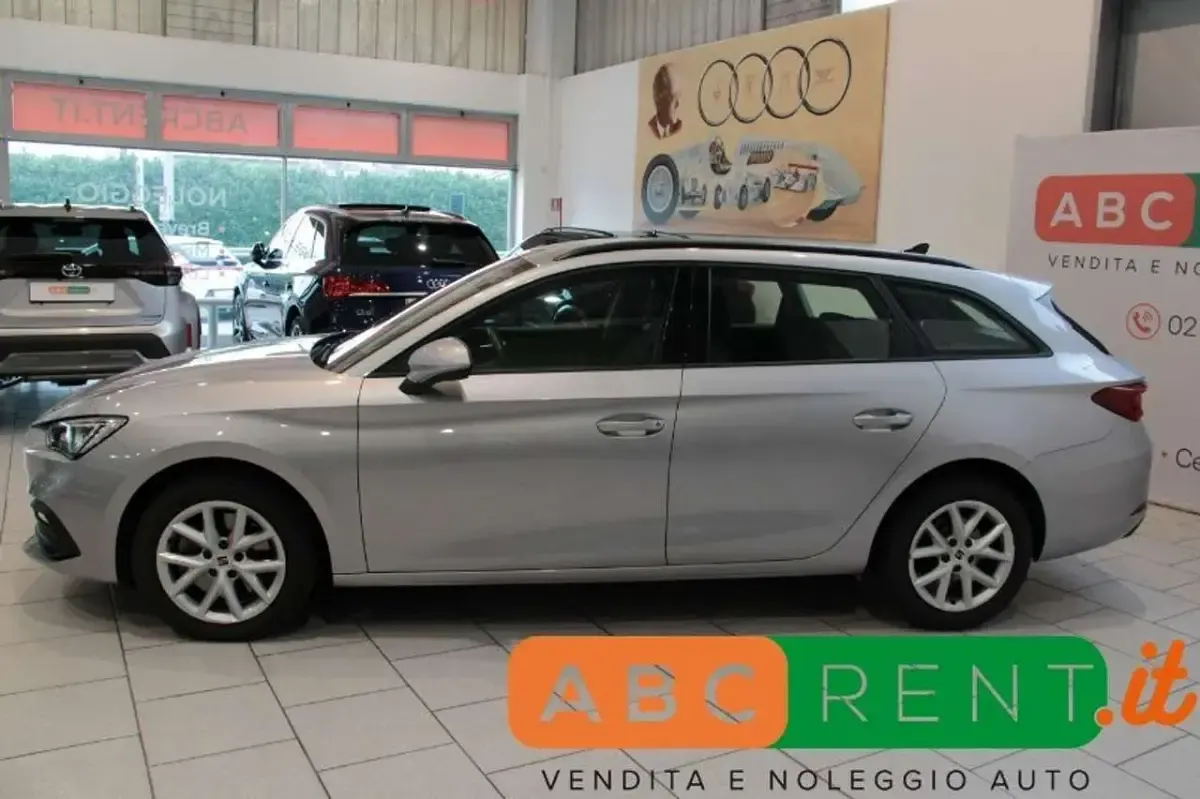 Usata Seat Leon Style 150 CV (110 kW) 2021 Argento Station wagon