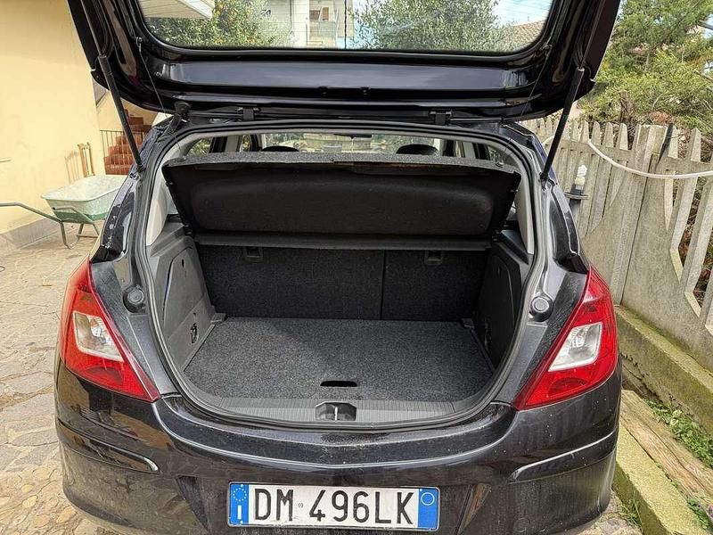Usata Opel Corsa Club 75 CV (55 kW) 2007 Nero Utilitaria