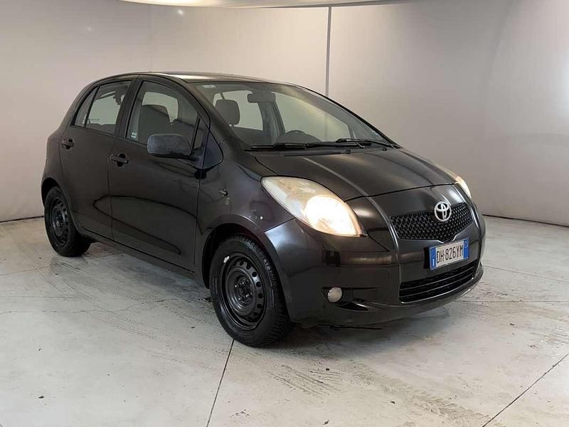 Usata Toyota Yaris 69 CV (50 kW) 2007 Nero Utilitaria