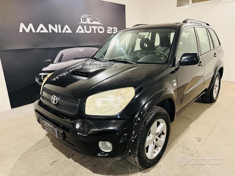 Usata Toyota RAV4 Luxury 116 CV (85 kW) 2005 Nero Station wagon