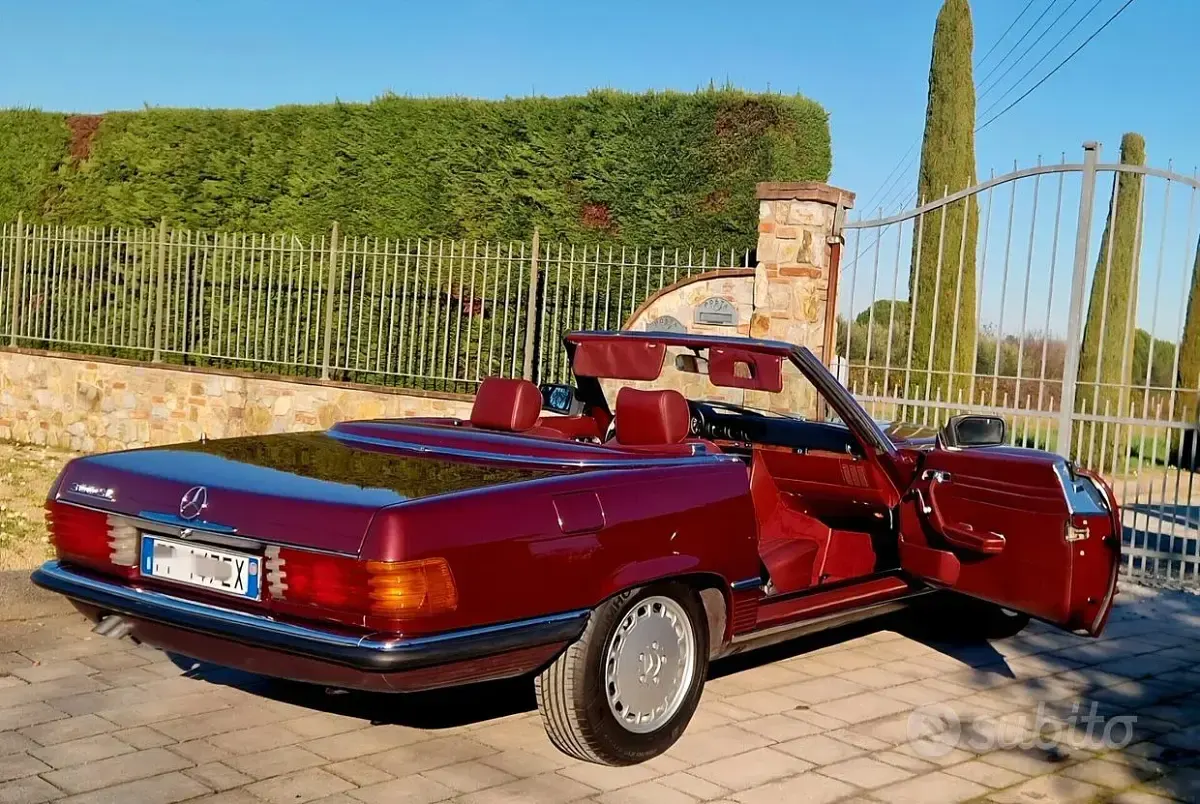 Usata Mercedes SL300 218 CV (160 kW) 1986 Marrone Cabrio