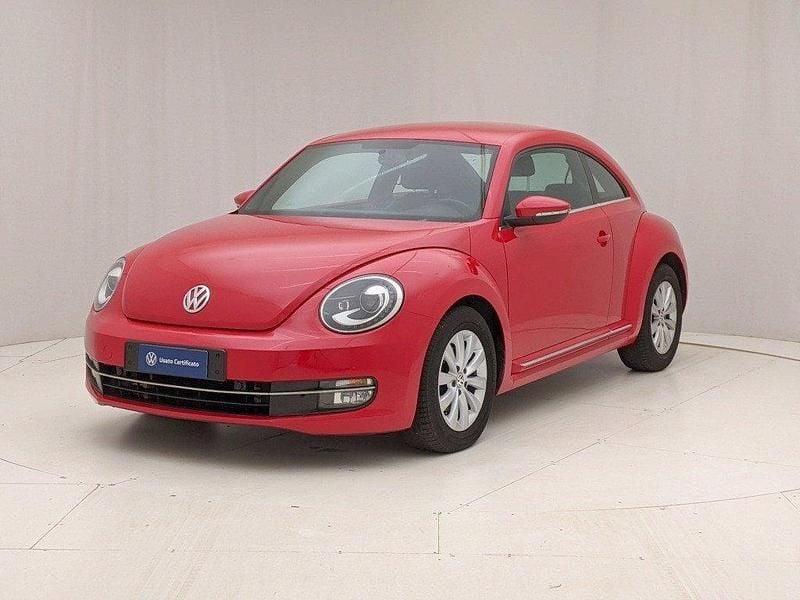 Usata VW Beetle Design 105 CV (77 kW) 2016 Rosso Utilitaria