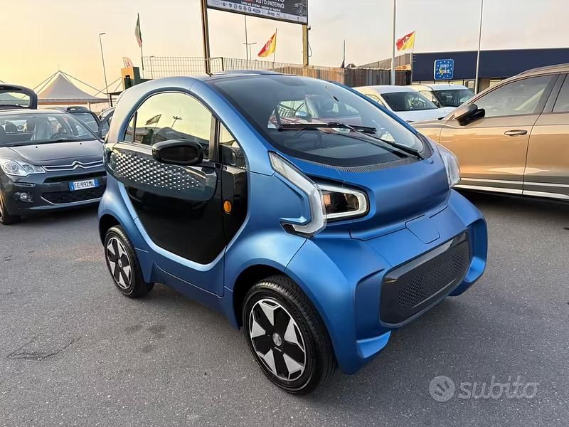 Usata XEV Yoyo 7 kW (10 CV) 2023 Blu Utilitaria