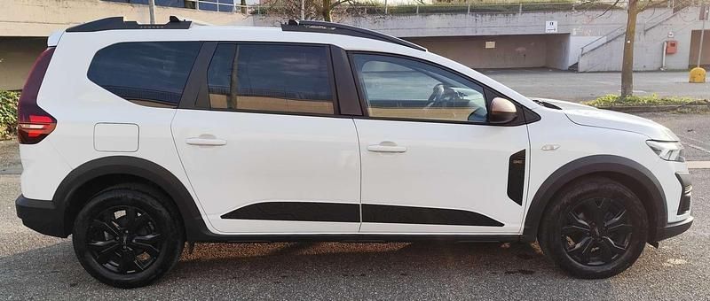 Usata Dacia Jogger Extreme 110 CV (80 kW) 2023 Bianco Monovolume