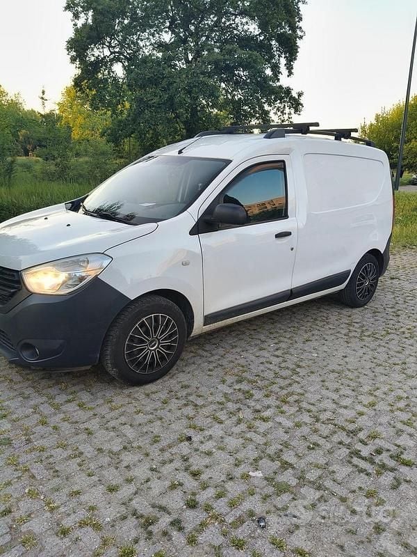 Usata Dacia Dokker 102 CV (75 kW) 2017 Bianco Monovolume