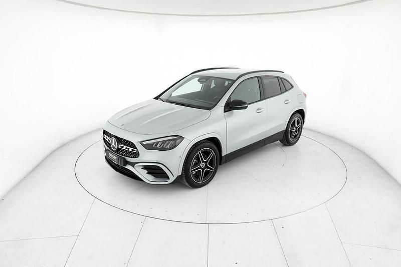 Usata Mercedes GLA200 Advanced Plus 150 CV (110 kW) 2024 Argento SUV