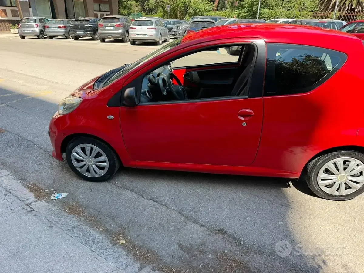Usata Peugeot 107 68 CV (50 kW) 2009 Bluazzurro Utilitaria