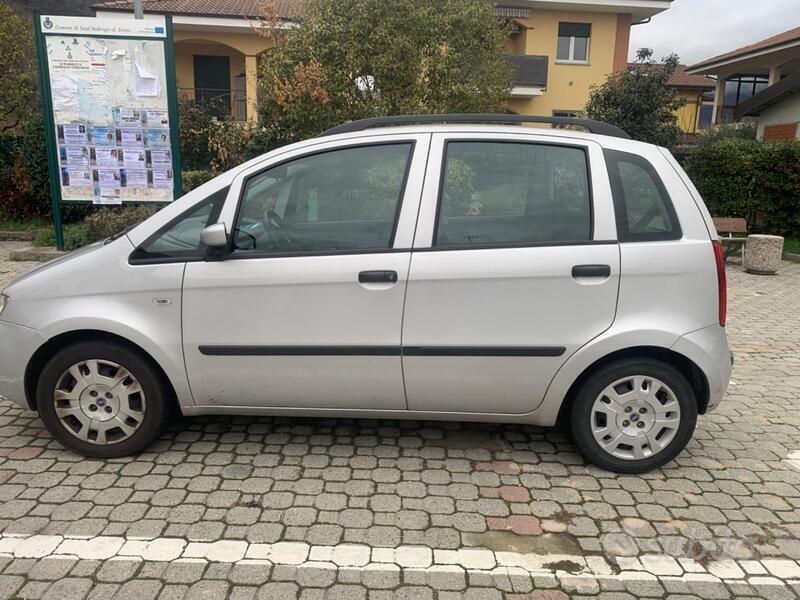 Usato 2007 Fiat Idea Benzin (4.460 €)