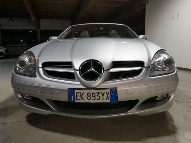 Usata Mercedes SLK200 163 CV (119 kW) 2004 Argento Cabrio