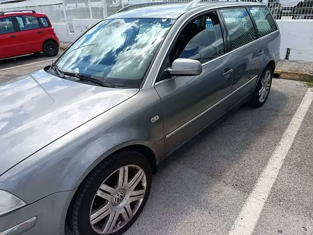 Usata VW Passat Highline 131 CV (96 kW) 2003 Grigio Station wagon