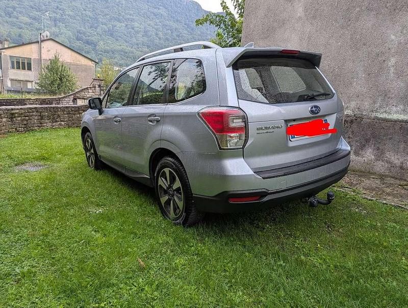 Usata Subaru Forester Style 147 CV (108 kW) 2016 Grigio SUV
