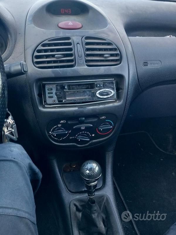 Usata Peugeot 206 60 CV (44 kW) 2010 Grigio Utilitaria