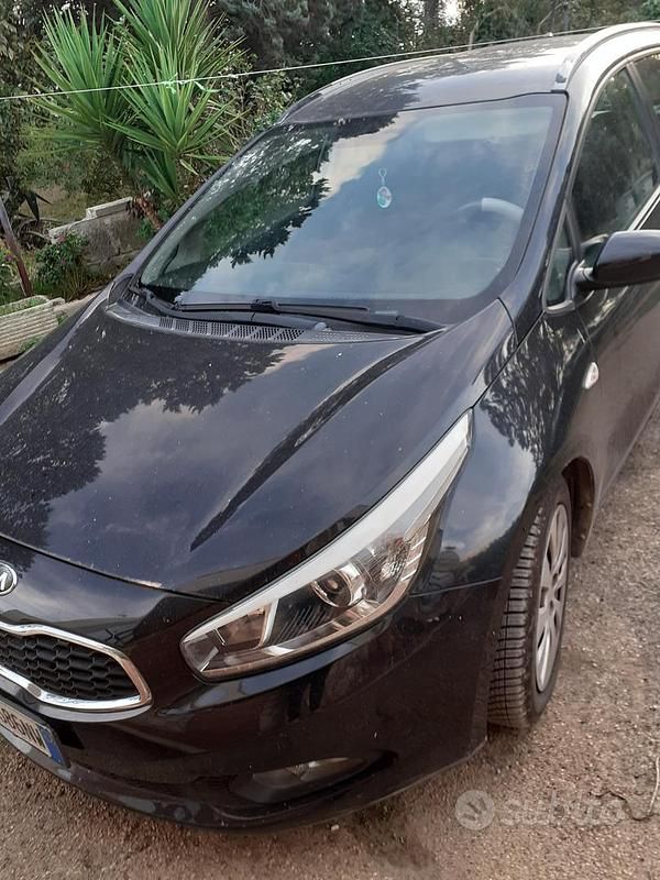Nero Usata 2013 Kia Ceed Sportswagon Station wagon | 7500 € - Immagine 1/4