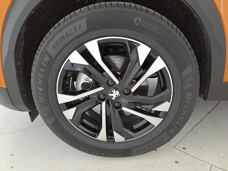 Usata Peugeot e-2008 Allure 100 kW (136 CV) 2021 Arancione SUV