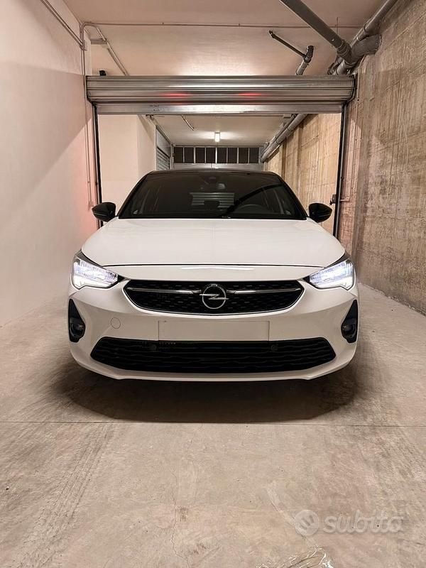 Usata Opel Corsa GS Line 102 CV (75 kW) 2023 Bianco Berlina