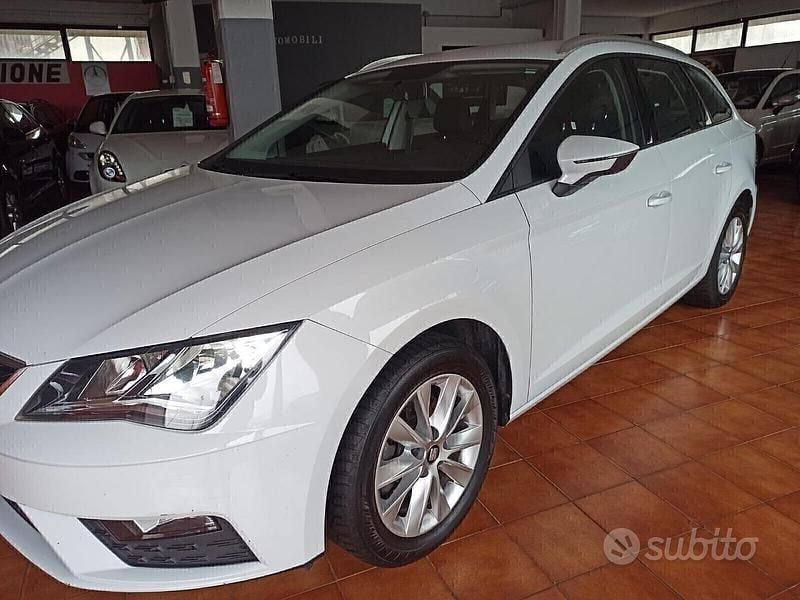 Bianco Usata 2018 Seat Leon Style Tre volumi | 9000 € (Ottimo prezzo) - Immagine 1/4
