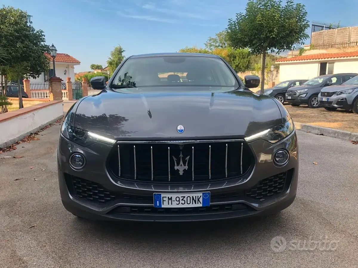 Usata Maserati Levante GranLusso 250 CV (183 kW) 2018 Grigio SUV