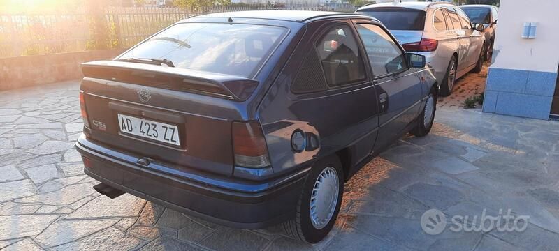 Usata Opel Kadett 150 CV (110 kW) 1990 Blu Berlina