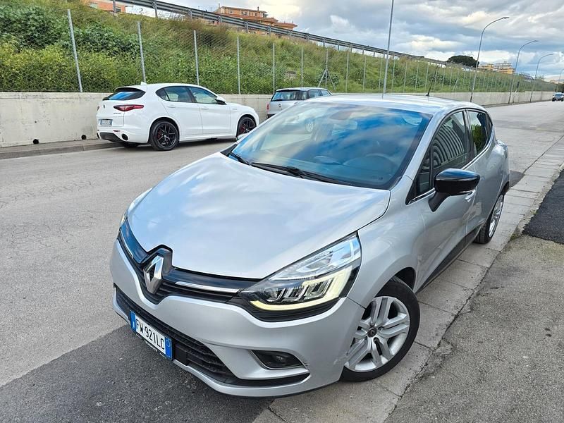 Usata Renault Clio IV 89 CV (65 kW) 2019 Grigio Berlina