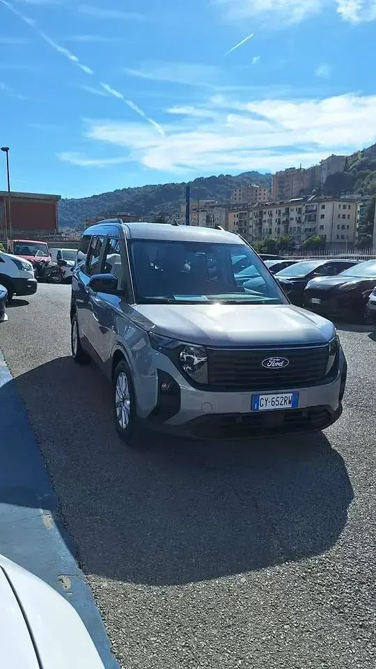 Usata Ford Tourneo Courier 125 CV (91 kW) 2025 Argento Monovolume