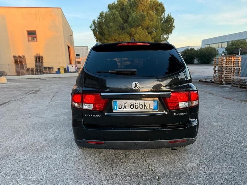 Usata Ssangyong (KGM) Kyron 141 CV (103 kW) 2009 Nero SUV