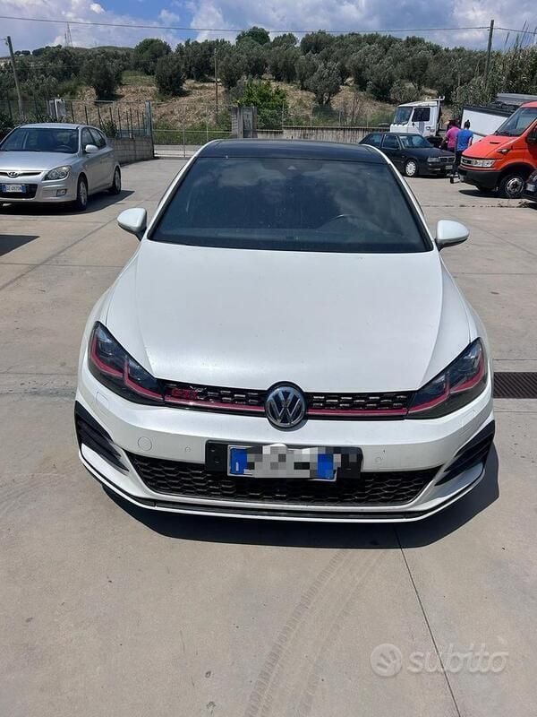 Usata VW Golf VII GTI 245 CV (180 kW) 2018 Bianco Utilitaria
