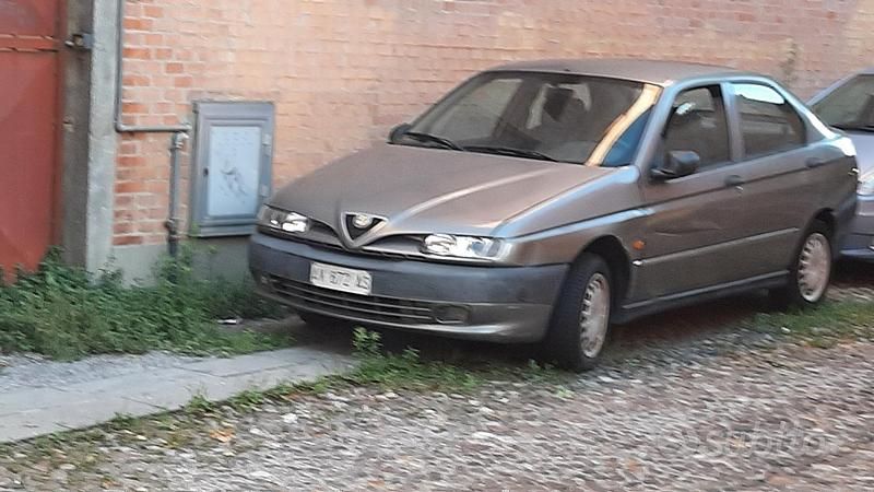 Usata Alfa Romeo 146 103 CV (75 kW) 1997 Grigio Utilitaria