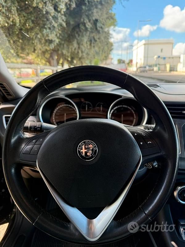 Usata Alfa Romeo Giulietta 105 CV (77 kW) 2015 Utilitaria