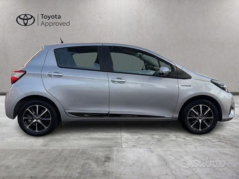 Usata Toyota Yaris Hybrid Active 2018 Grigio Berlina