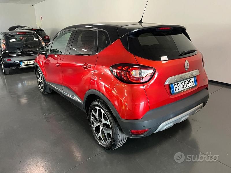 Usata Renault Captur Zen 90 CV (66 kW) 2018 Rosso SUV