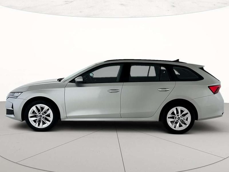 Usata Skoda Octavia Selection 150 CV (110 kW) 2025 Argento brillante metallizzato Station wagon