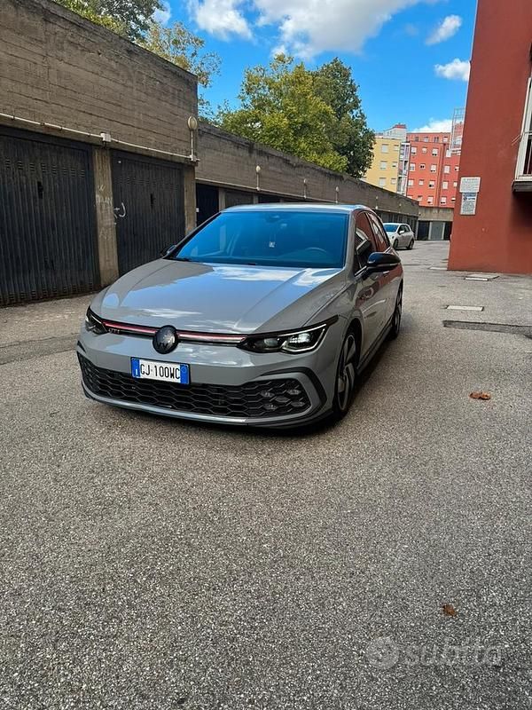Usata VW Golf VIII GTI 245 CV (180 kW) 2022 Grigio Berlina