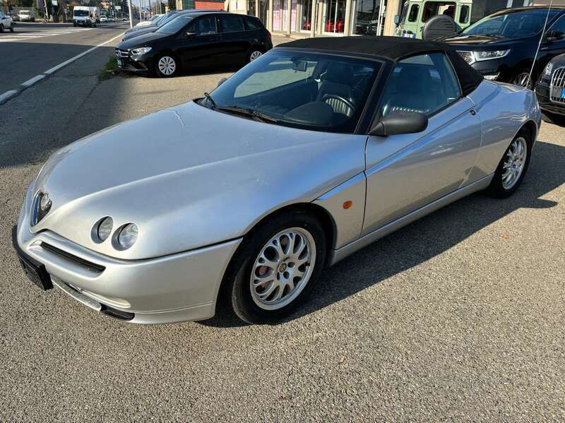 Usata Alfa Romeo Spider 218 CV (160 kW) 2002 Grigio Cabrio