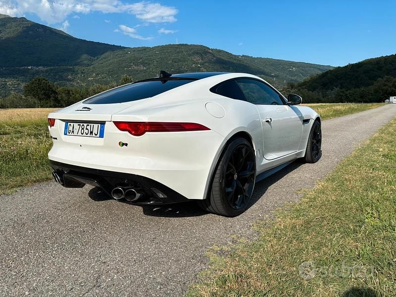 Usata Jaguar F-Type R 550 CV (404 kW) 2015 Bianco Coupé