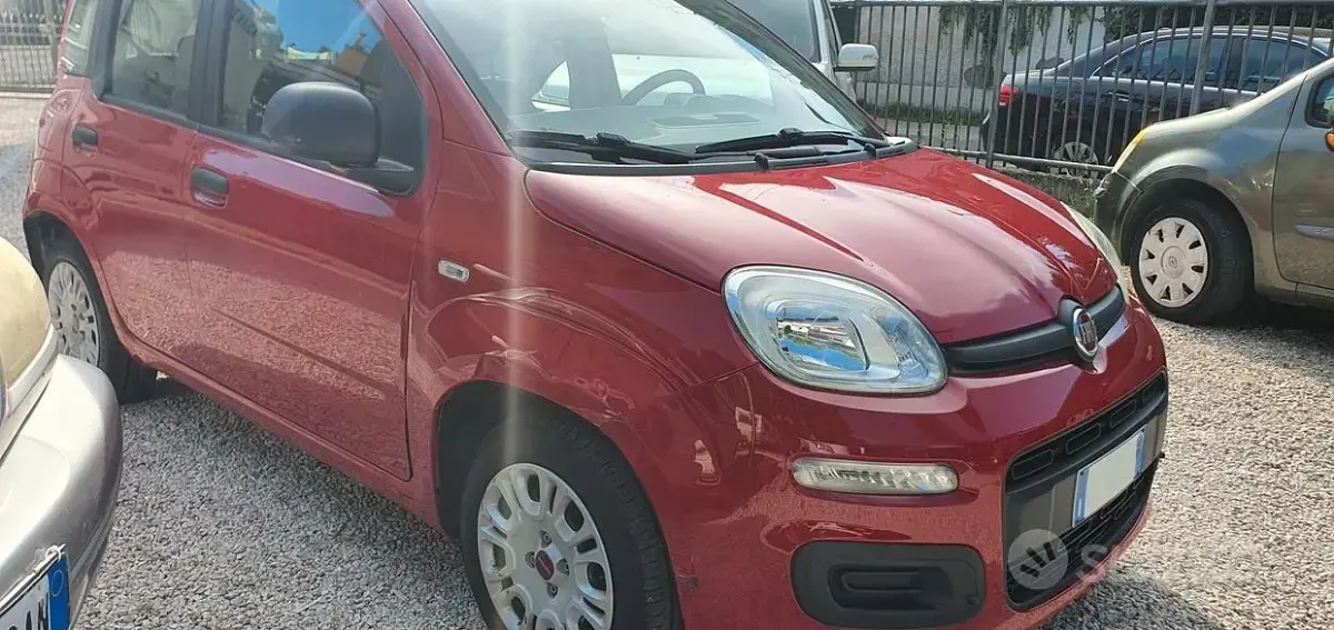 Usata Fiat Panda Easy 69 CV (50 kW) 2015 Rosso Utilitaria