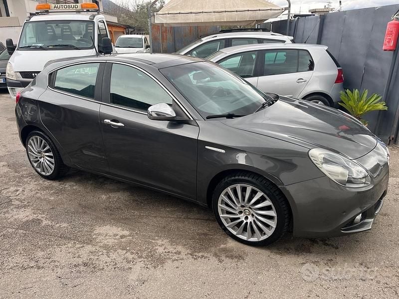 Usata Alfa Romeo Giulietta Exclusive 175 CV (128 kW) 2014 Giallo Utilitaria