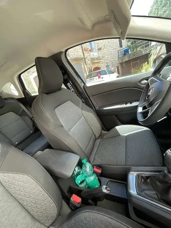 Usata Renault Captur Zen 101 CV (74 kW) 2022 Blu/azzurro SUV